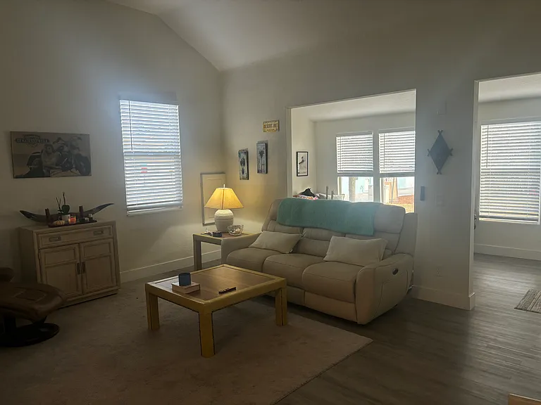 110 S Hollywood Ave — Photo 10