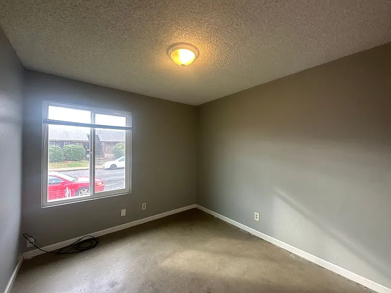 1331 Frankfort Ct — Photo 13
