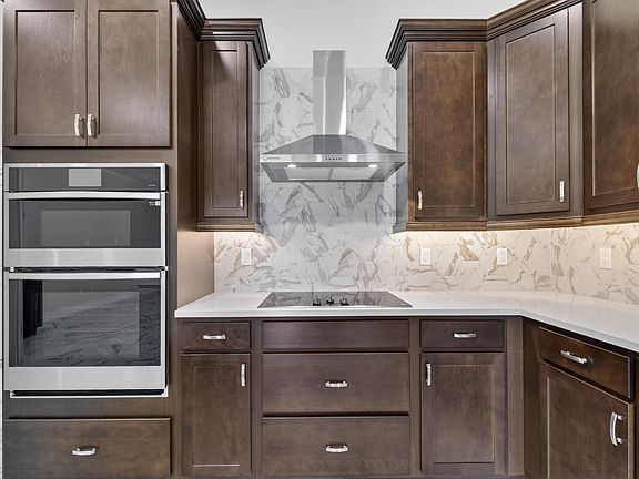 2nd image of 1805 Bridgepointe Circle #1