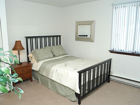 Witmer Road Apartments - Bedroom