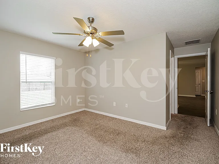 280 Edgevale Rd SE — Photo 12