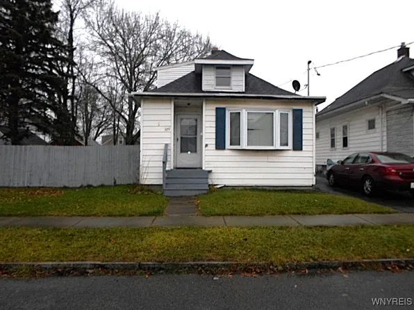 329 71st St, Niagara Falls, NY 14304