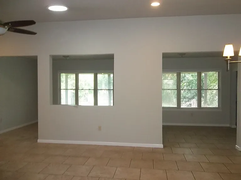 210 Loma Vista Dr S — Photo 6