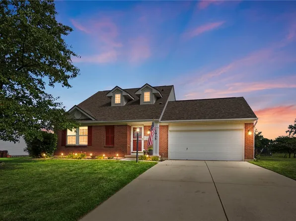 1935 Springwood Dr, Piqua, OH 45356