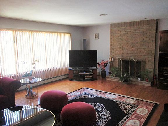 5th image of 934 Ionia Ave