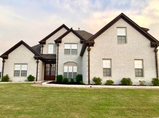 675 Fairoaks Dr, Oakland, TN 38060