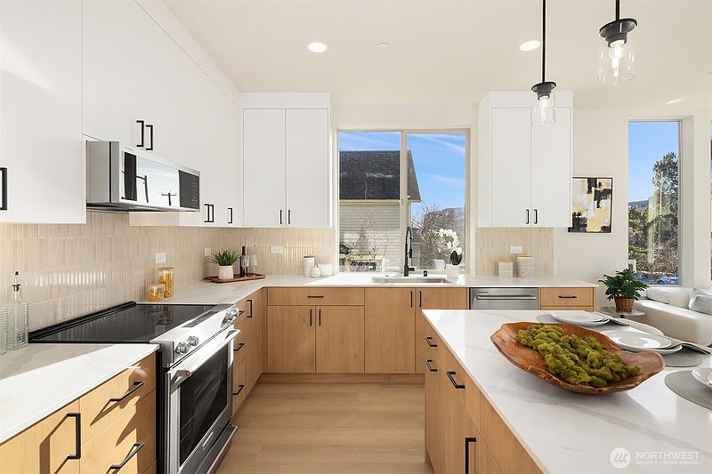 4th image of 5716 14th Avenue NW