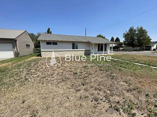 1195 E 15th St Photo 1