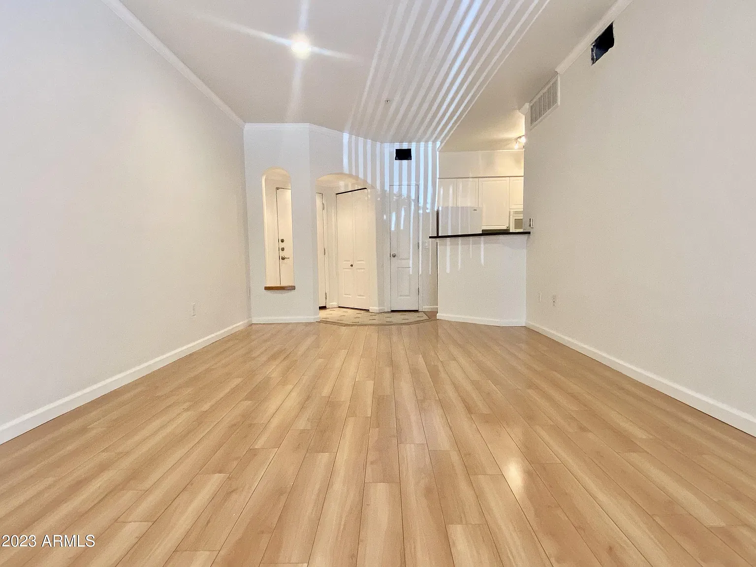 1 bed, 1.0 bath, 835 sqft, $1,550 — Photo 2
