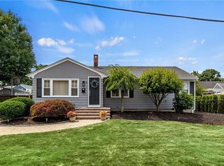 39 Weaver St, Cranston, RI 02920