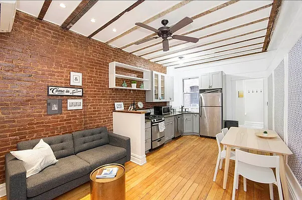 Rented by Safdie Realty Group | media 6