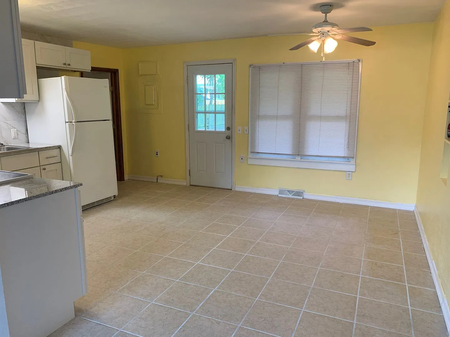 7586-SF-E4 — Photo 3