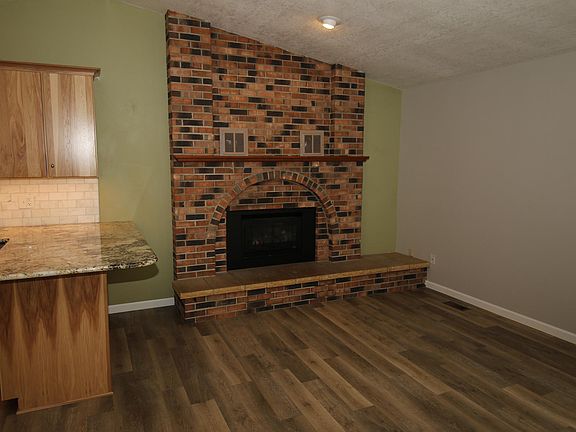 4th image of 821 27th St