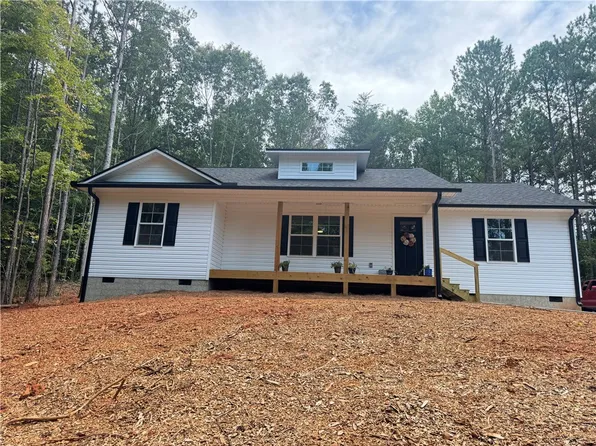 221 Woodland Dr, Walhalla, SC 29691