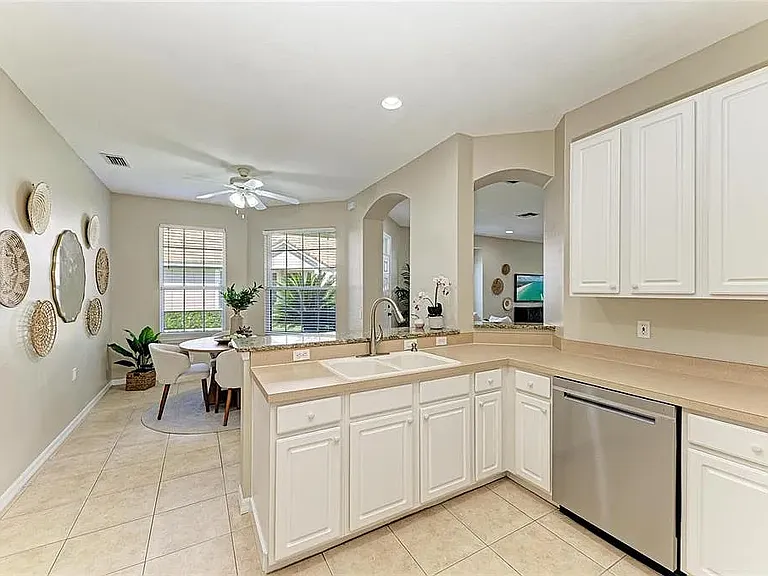 7039 Woodmore Ter #7039 — Photo 17