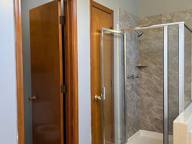 695 Paris Dr — Photo 5