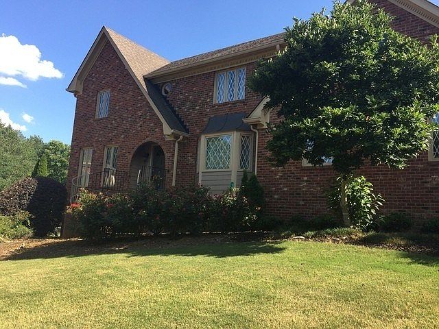1st image of 707 Oxford Ct