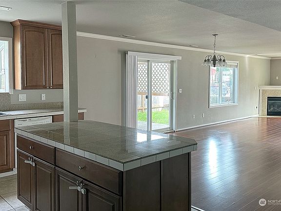 3rd image of 643 NW Oxford Place
