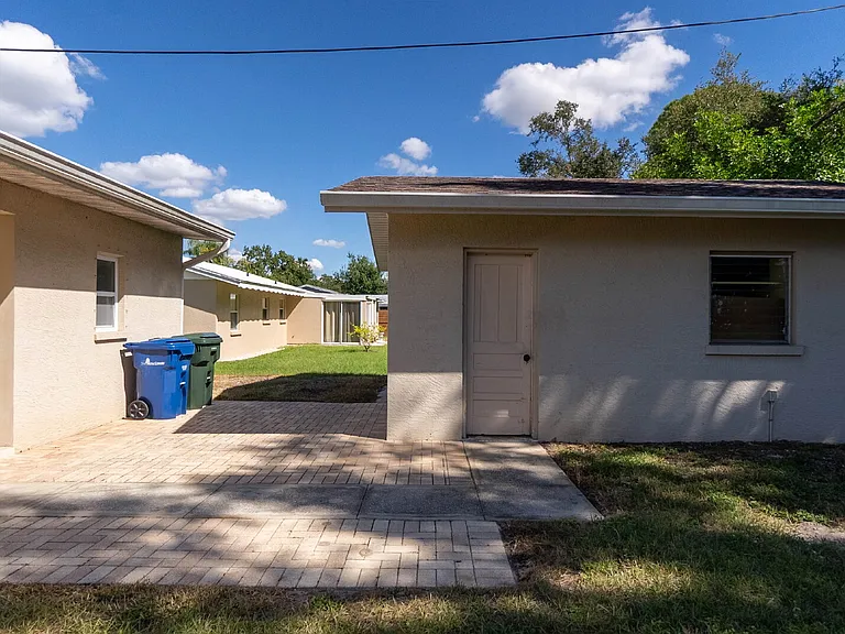 2714 Grand Cayman St — Photo 41