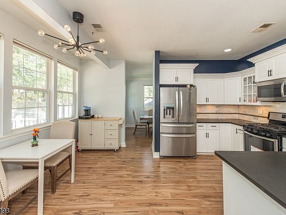 4th image of 16 Indian Spring Dr