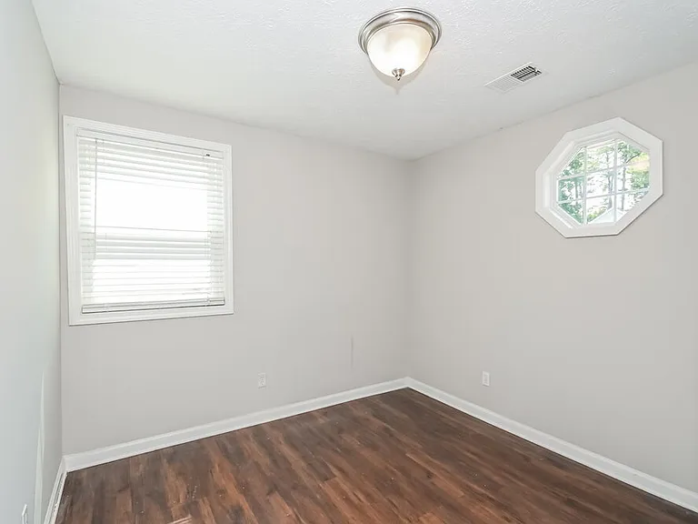 1001 Maidstone Ct — Photo 14