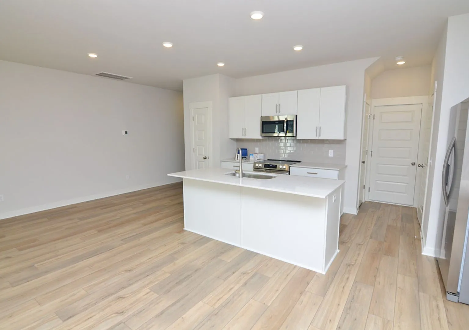1704 Manuka Ln. — Photo 3