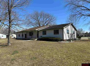 1613 Boettger Rd, New Ulm, MN 56073