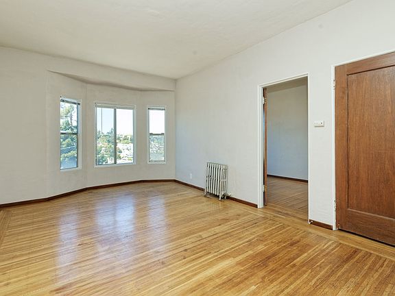 4th image of 848 Vermont St #10