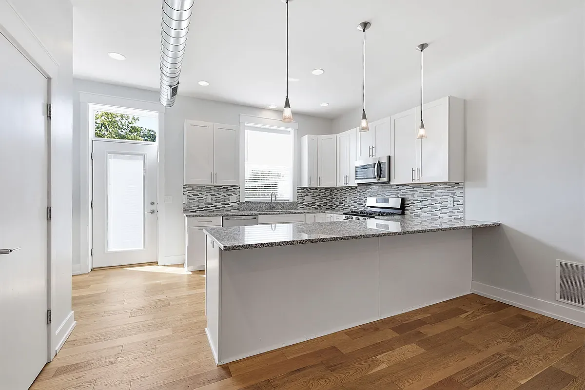 2 bed, 2.5 bath, 1500 sqft, $2,295 — Photo 4