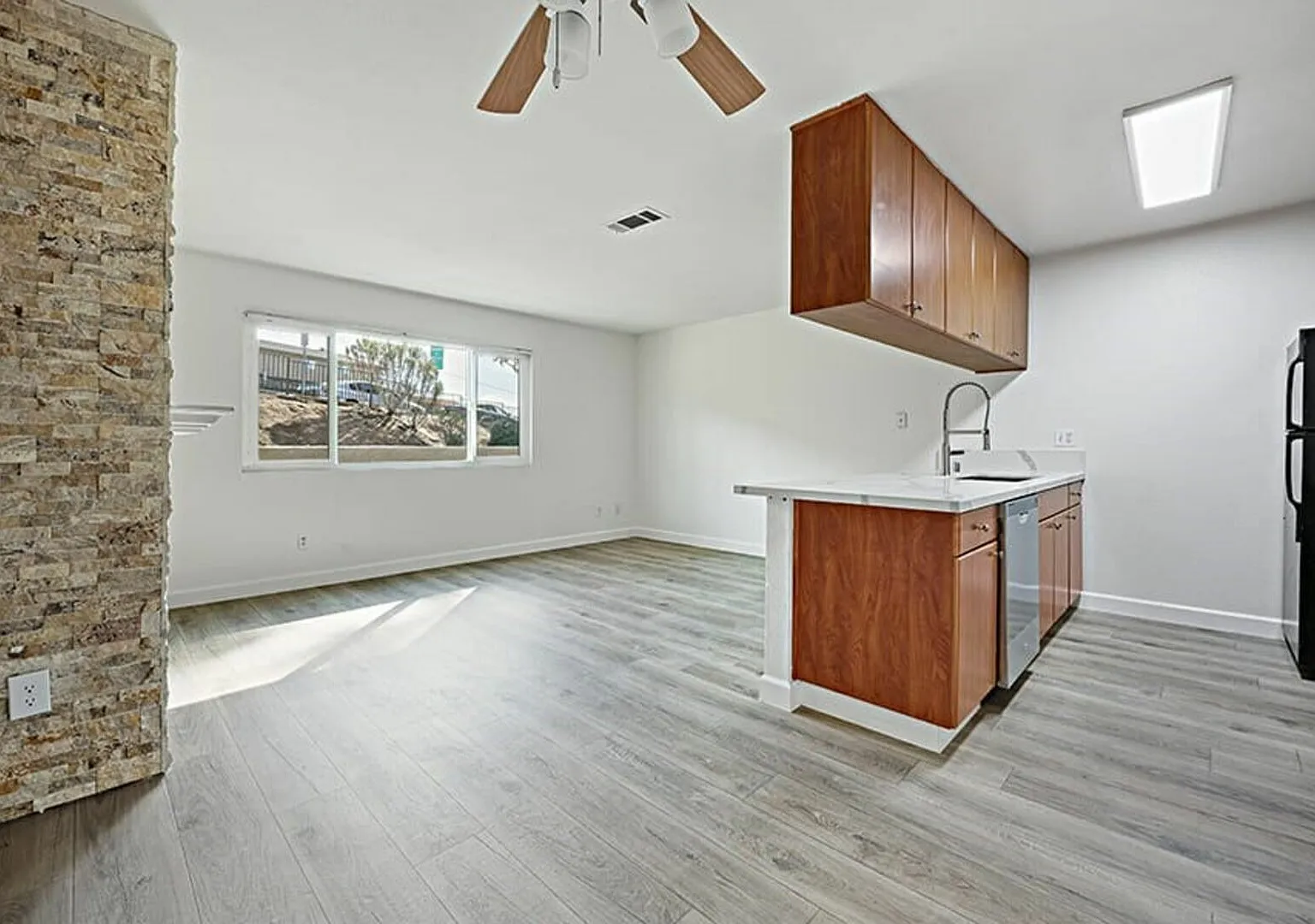 Canyon Springs Townhome Apartments — Photo 1