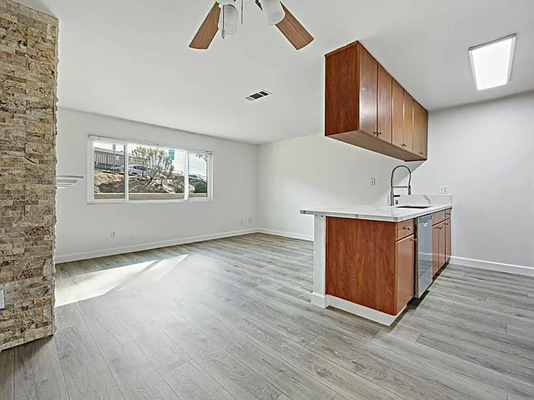 Canyon Springs Townhome Apartments — Photo 1