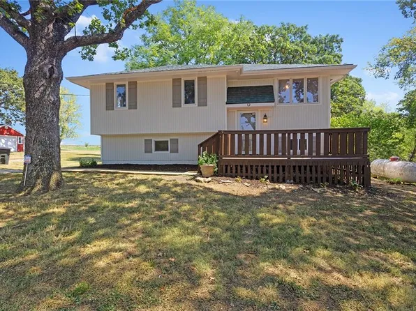 26205 S Little Rd, Garden City, MO 64747