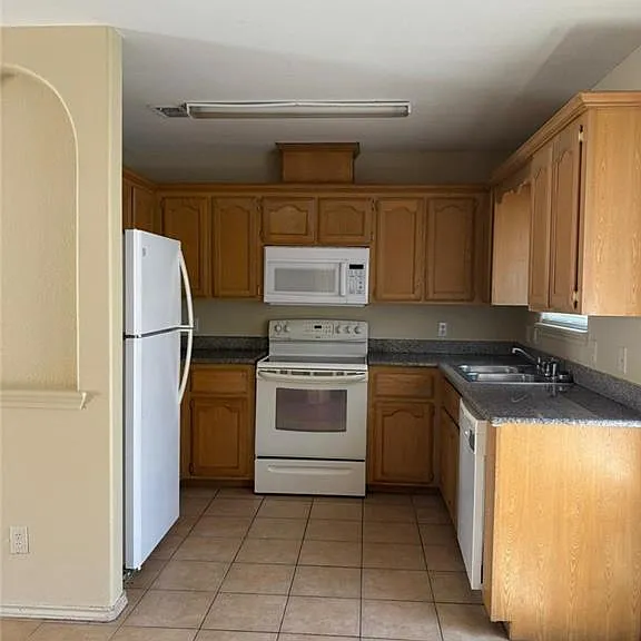 1901 W Western Dr #2 — Photo 21