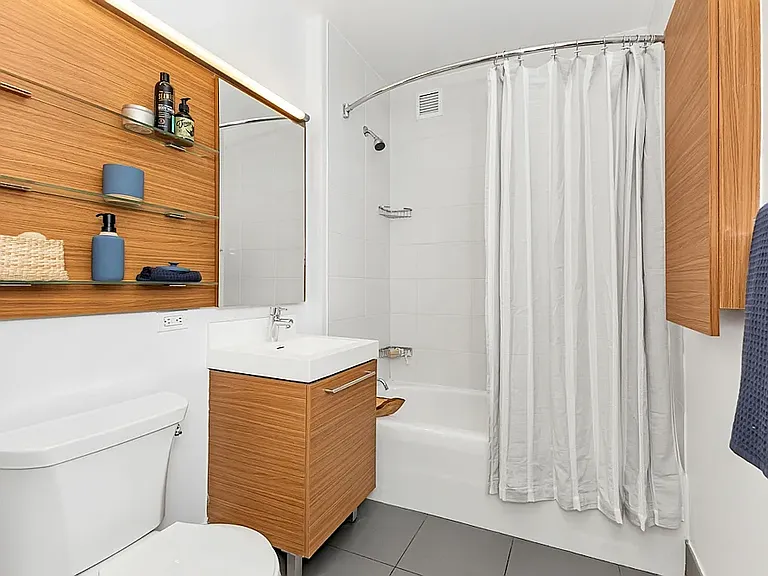 4310 Crescent St #3505 — Photo 6