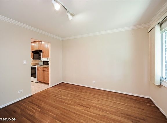 3rd image of 848 W Bluebird St #848