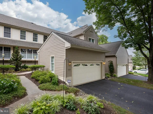 319 Lea Dr, West Chester, PA 19382