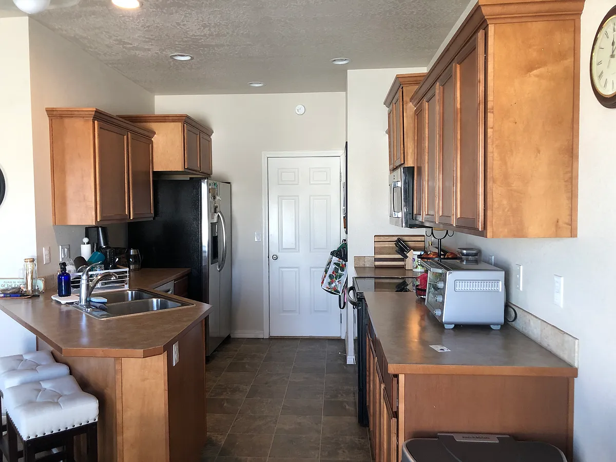 Building Photo - 1459 SW Sagebrush Ln