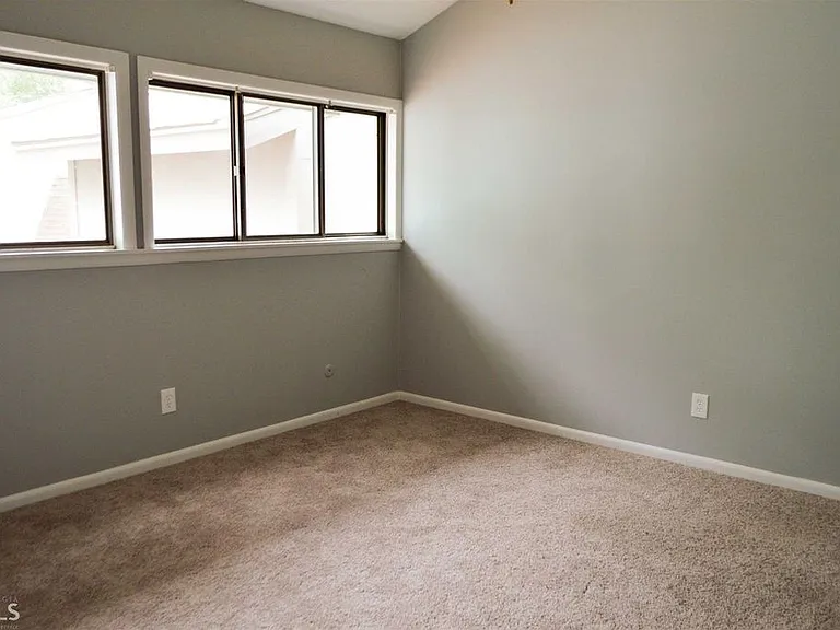 197 Woodstone Dr — Photo 8