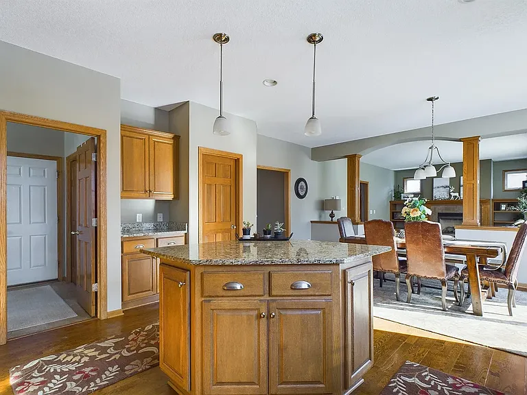 10543 Noble Cir N — Photo 4