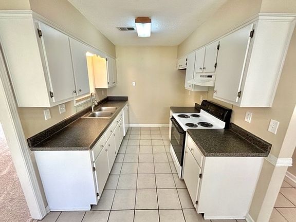 4th image of 3010 Barrycrest Dr #1