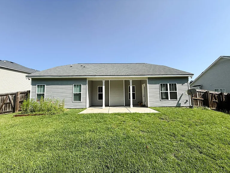 728 Roanoke Dr — Photo 20