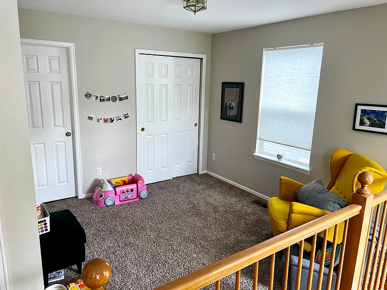 1942 Julian Way — Photo 8