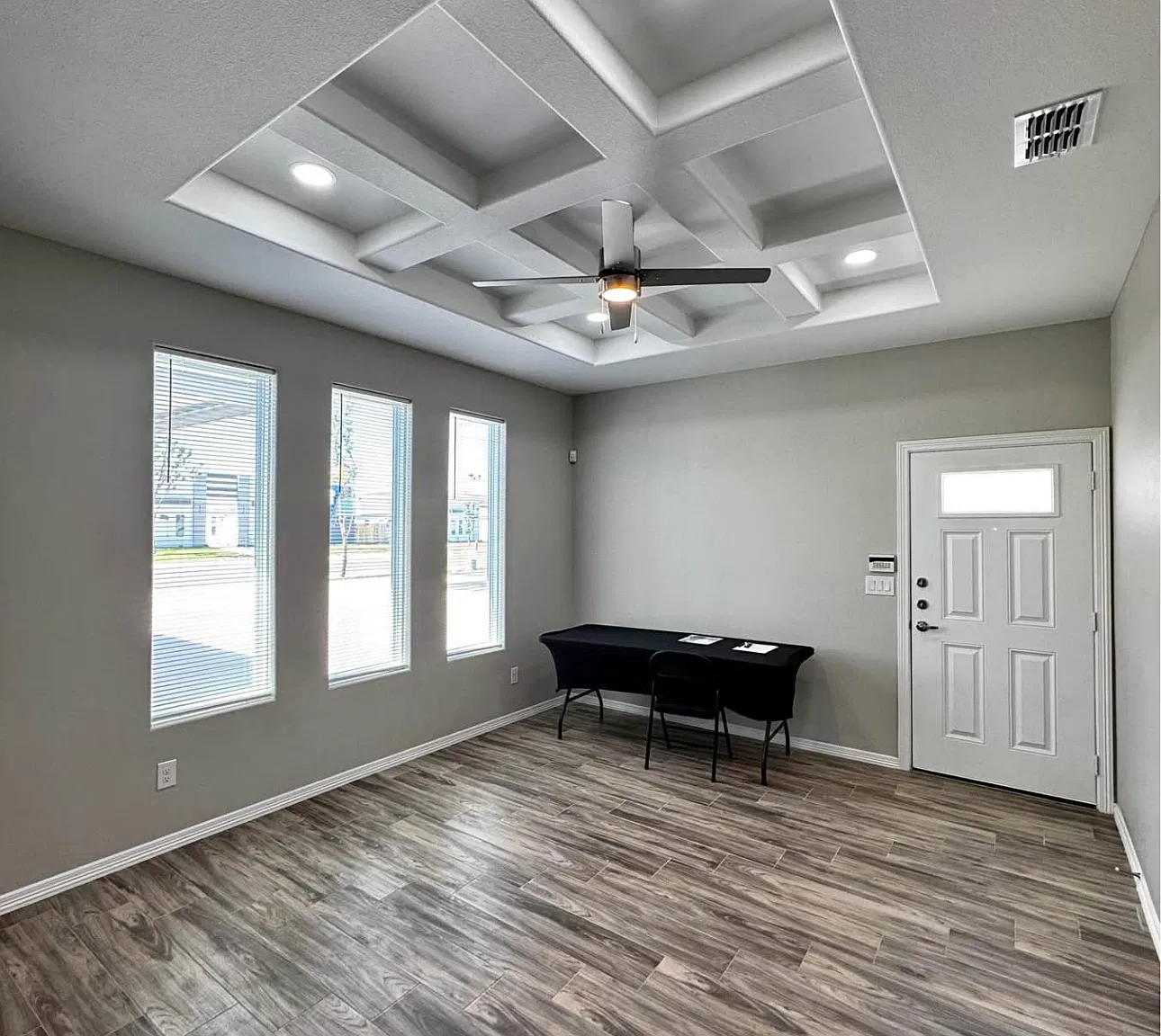 1 bed, 1.0 bath, 800 sqft, $958 — Photo 2