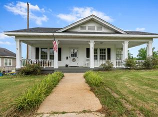 3 New St, Ware Shoals, SC 29692