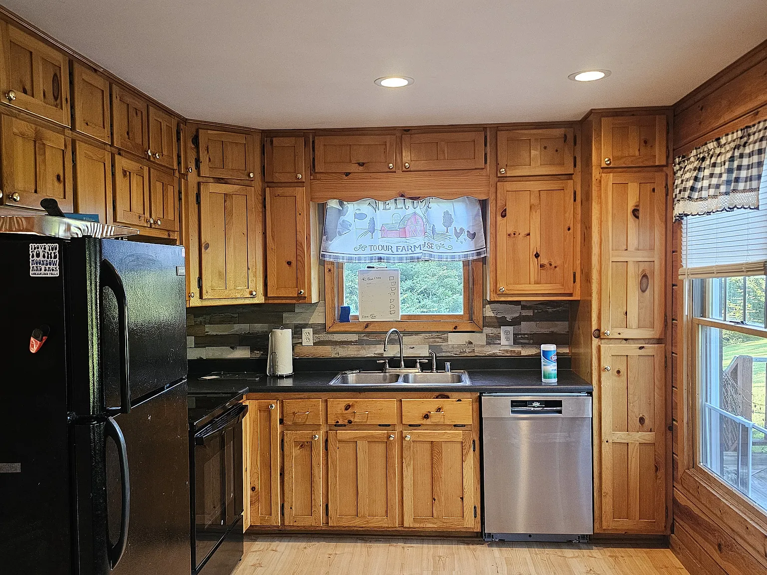 3 bed, 1250 sqft, $1,700 — Photo 4