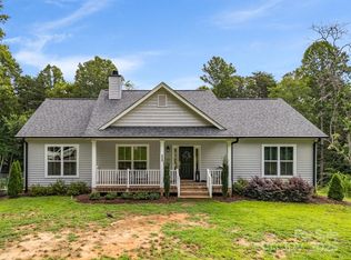 826 Country Ln, Pelham, NC 27311