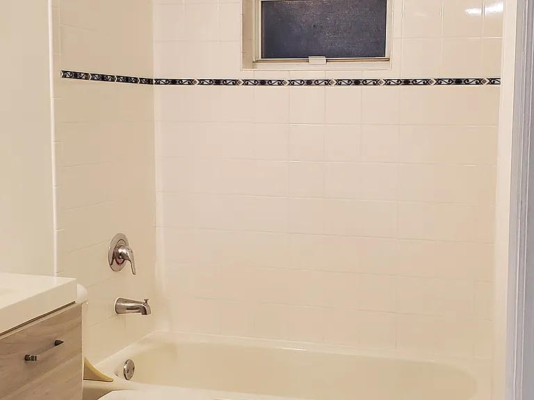1627 NW 18th St #310 — Photo 7
