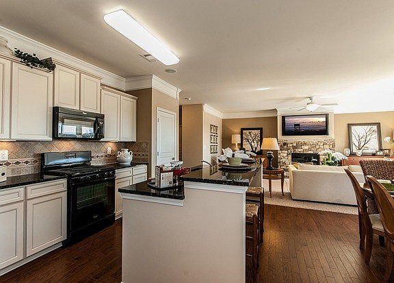 5th image of 37 Palisades Blvd