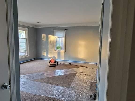 3rd image of 35640 Glen St