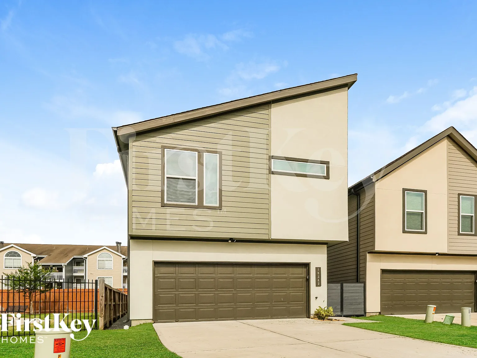 3 bed, 2.5 bath, 1619 sqft, $1,905 — Photo 2